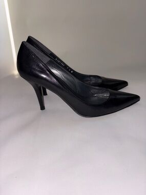 Stuart Weitzman Black Pointed-Toe Leather Stiletto Pumps Size 7.5 Narrow